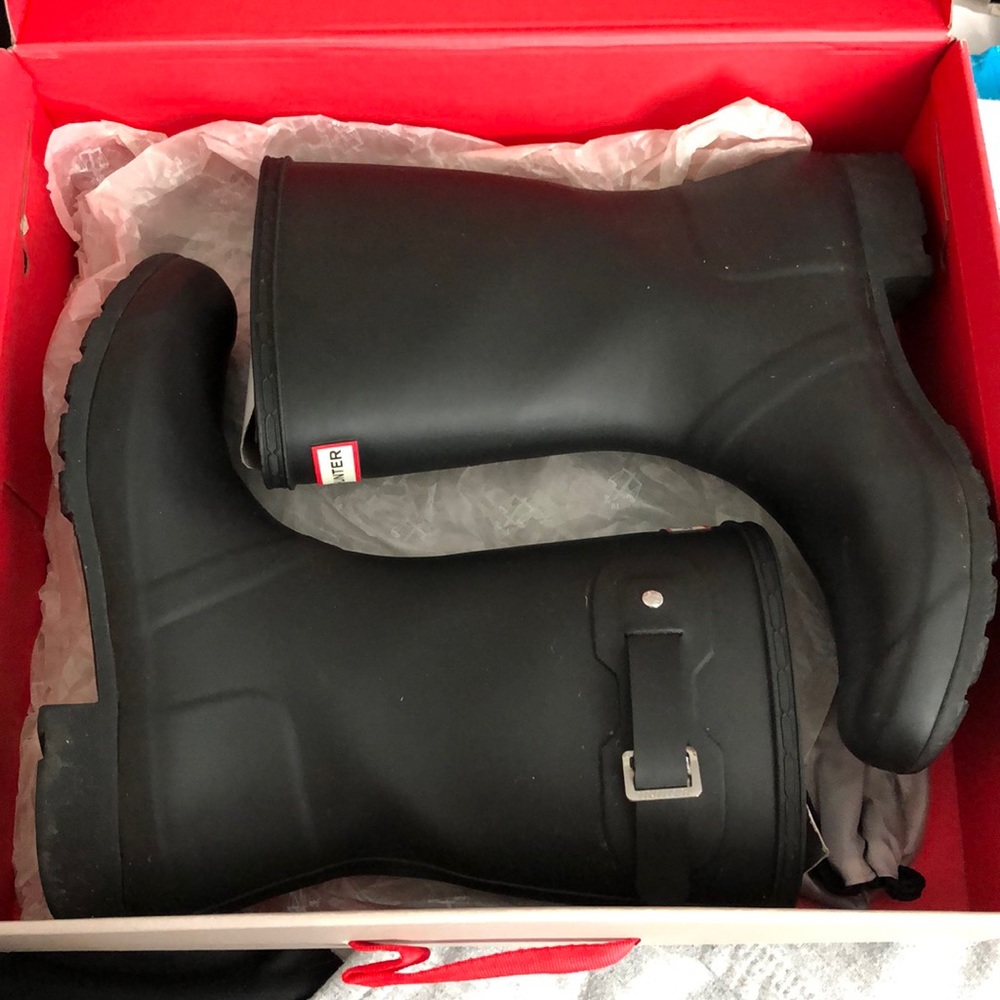 💜LIKE NEW💜 Women’s Black Short Hunter Boots